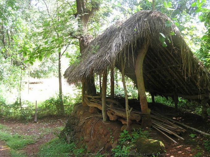 boat-parking-thatched-hut.jpg